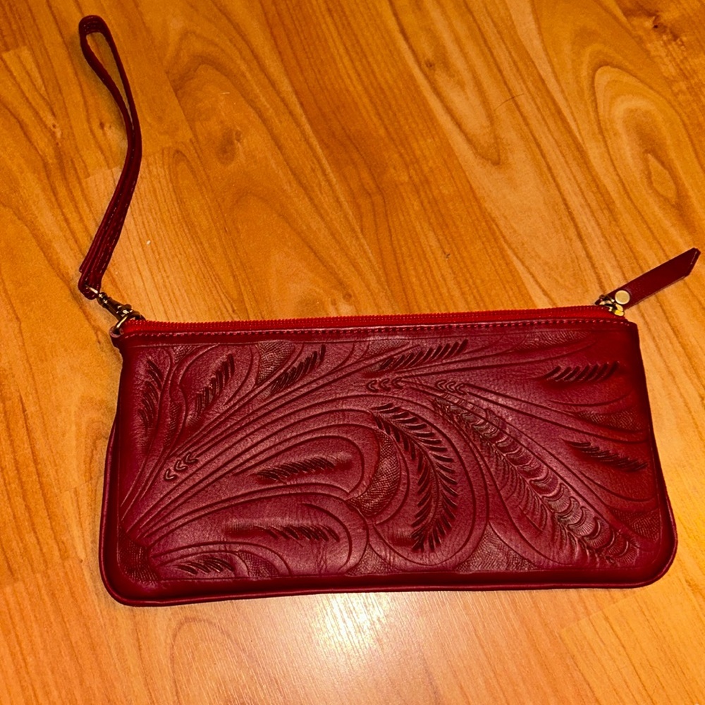 Leather made in Paraguay 5x10 wristlet